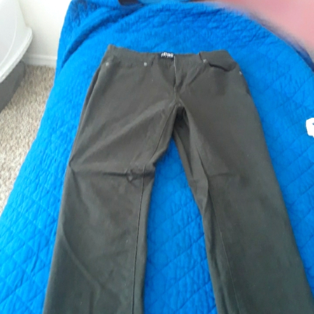 Buffalo olive color pants. Size 4/27 cotton. 30" inseam.